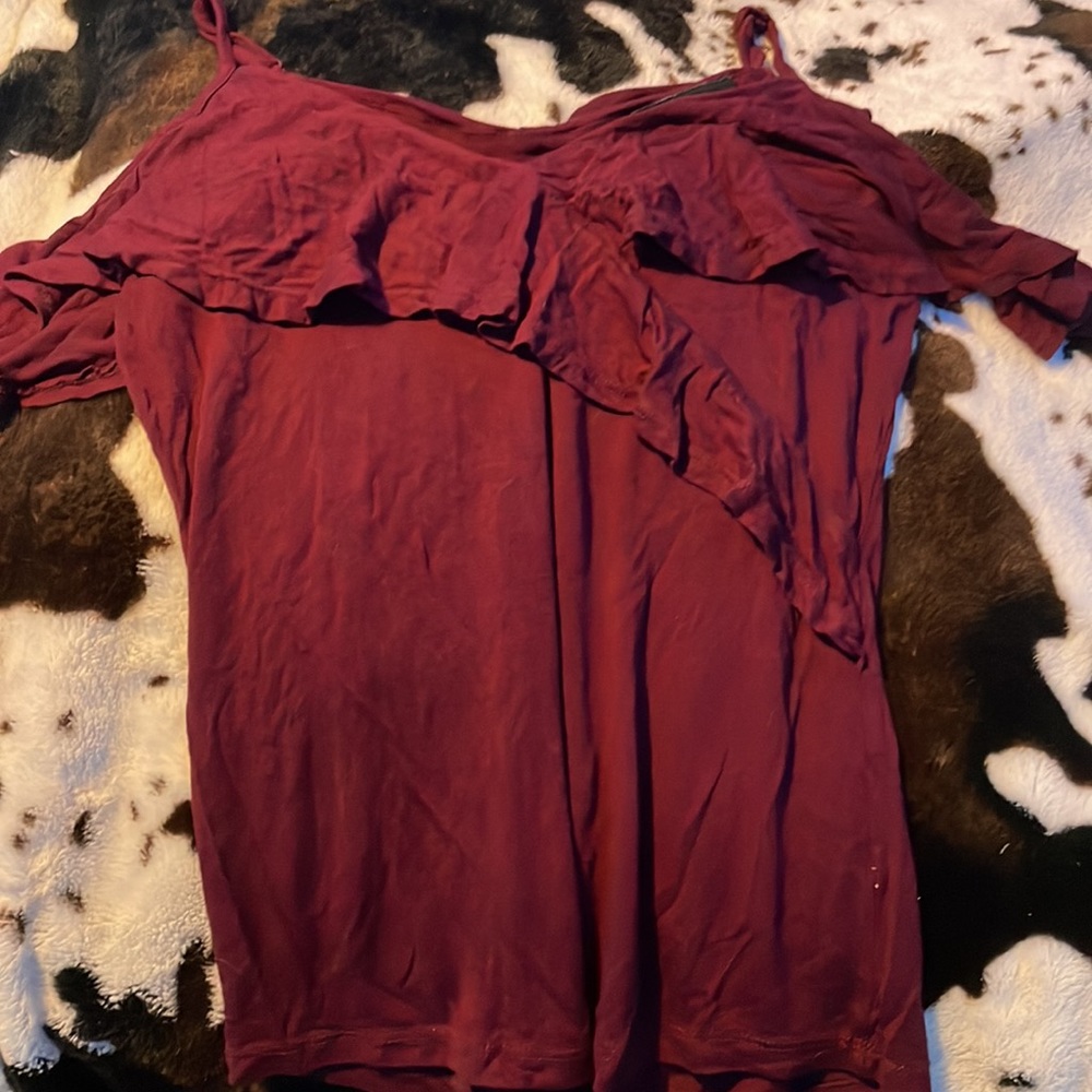 maroon tank top